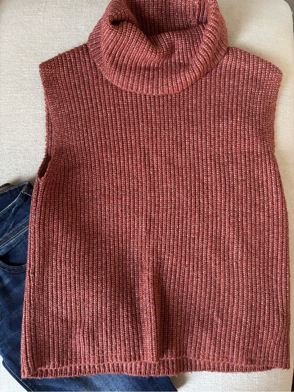 Rachel Zoe Ribbed Sleeveless Cowl Neck Sweater Vest in Rust Pink